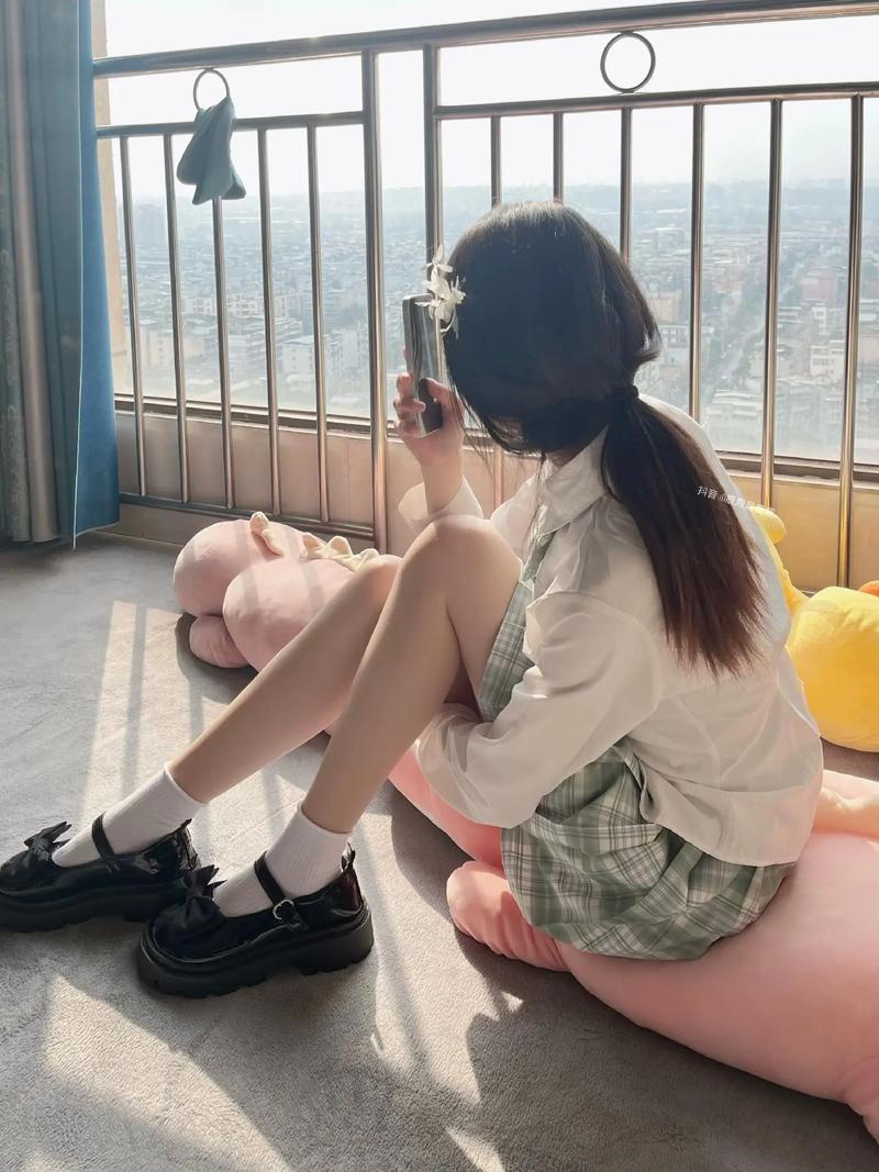 :穿 JK 的时候做是不是很方便?这里有你想要的答案